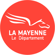 Logo du département de la Mayenne présentant une tête de cheval ailé blanche dans un cercle rouge.