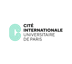Logo officiel de la Cité internationale universitaire de Paris, présentant un emblème en forme de "C" stylisé de couleur turquoise et le nom de l'institution en noir.